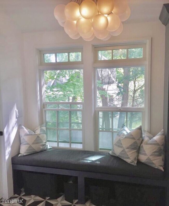 Foto del edificio - 3 br, 2.5 bath House - 41 Howe St.