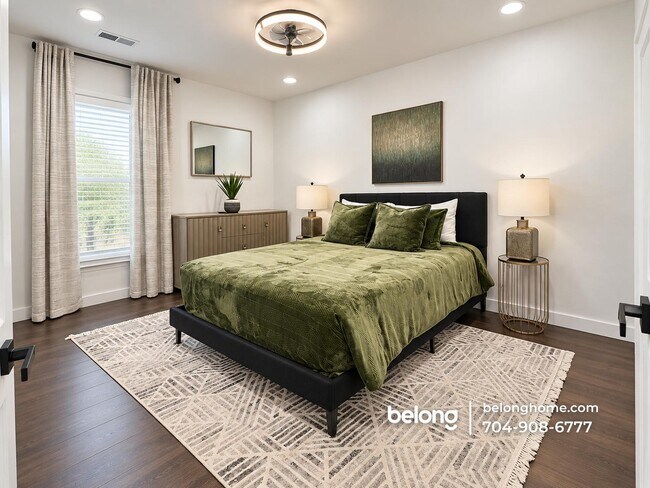 Foto del edificio - 7616 Kenneth Ln