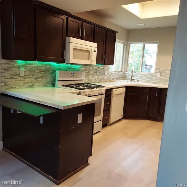 Foto del edificio - 3 br, 3 bath Condo - 6970 De Celis Pl Unit...