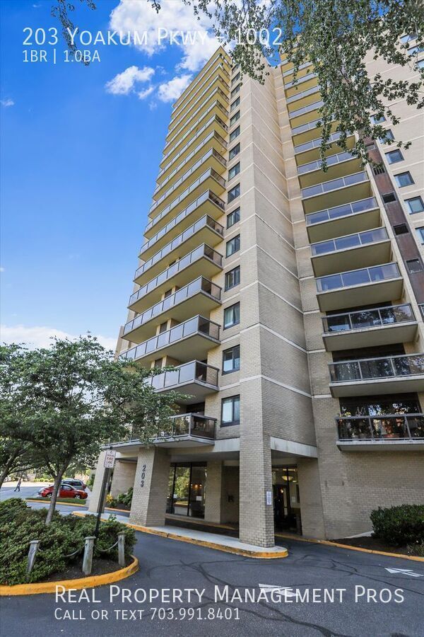 Photo - 203 Yoakum Pkwy Apartment