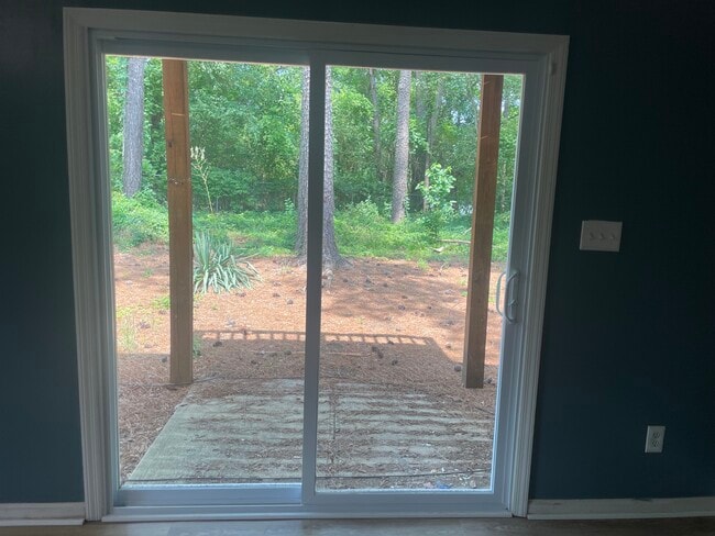 Building Photo - 605 JUNO CT