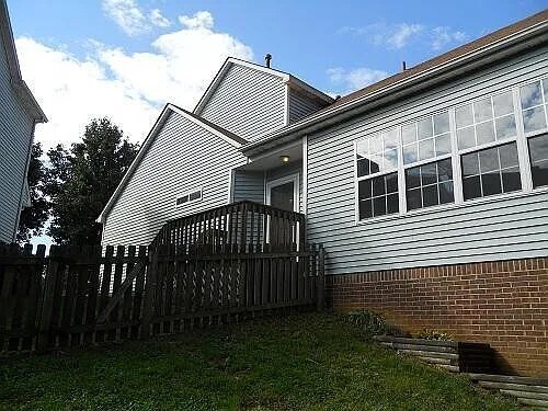Foto del edificio - 4200 Heathmoor Ct