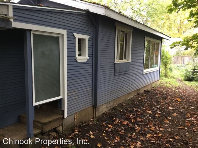 Building Photo - Studio, 1 bath House - 271 1/2 N Grand St