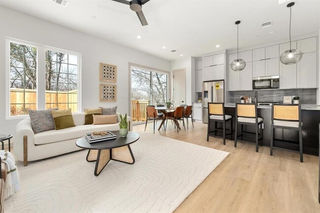 Foto del edificio - 1736 Bunche Rd