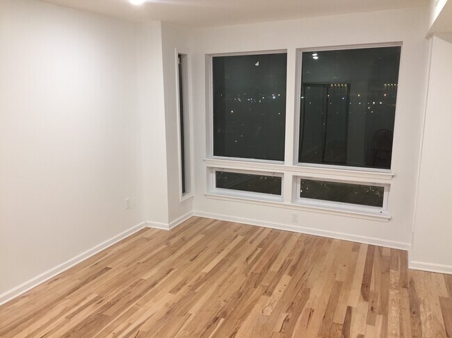 Front bed room - 526 N 31st St
