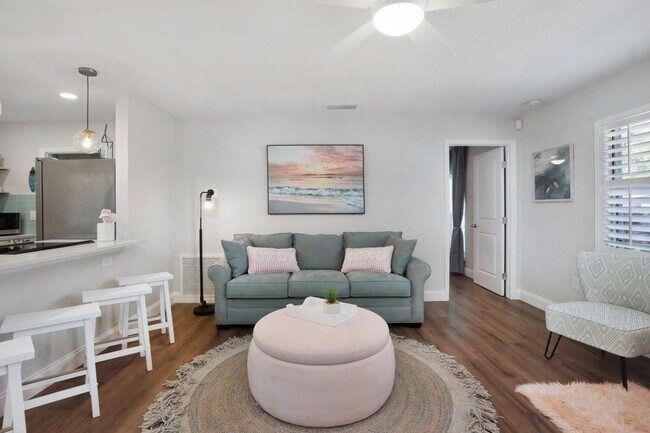 Foto del edificio - Furnished Chic Monthly Rental Home in Bradenton, FL VACA or Short Term