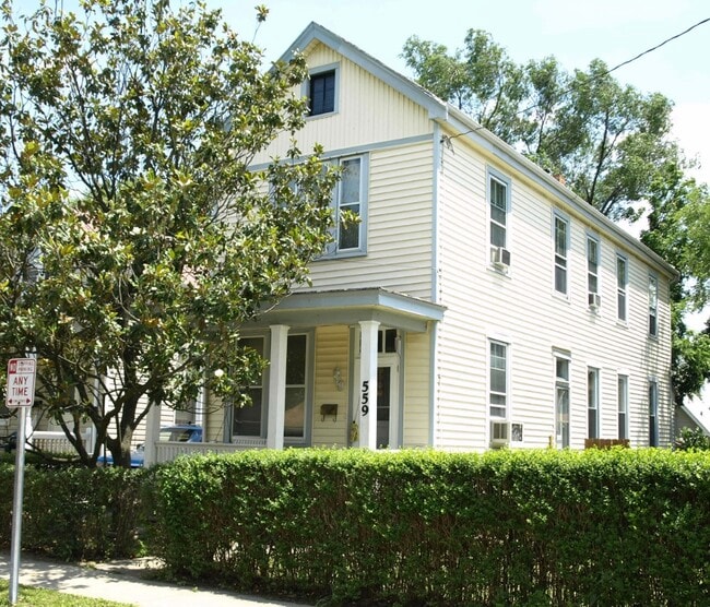 Building Photo - 559 E Epworth Ave