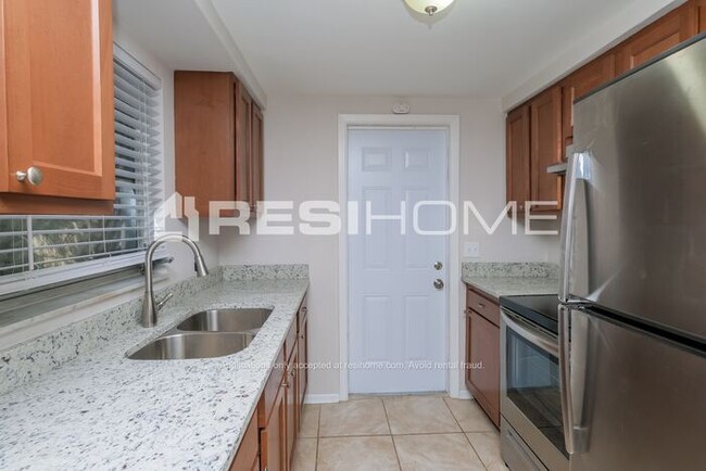 Building Photo - 7726 Topay Ln