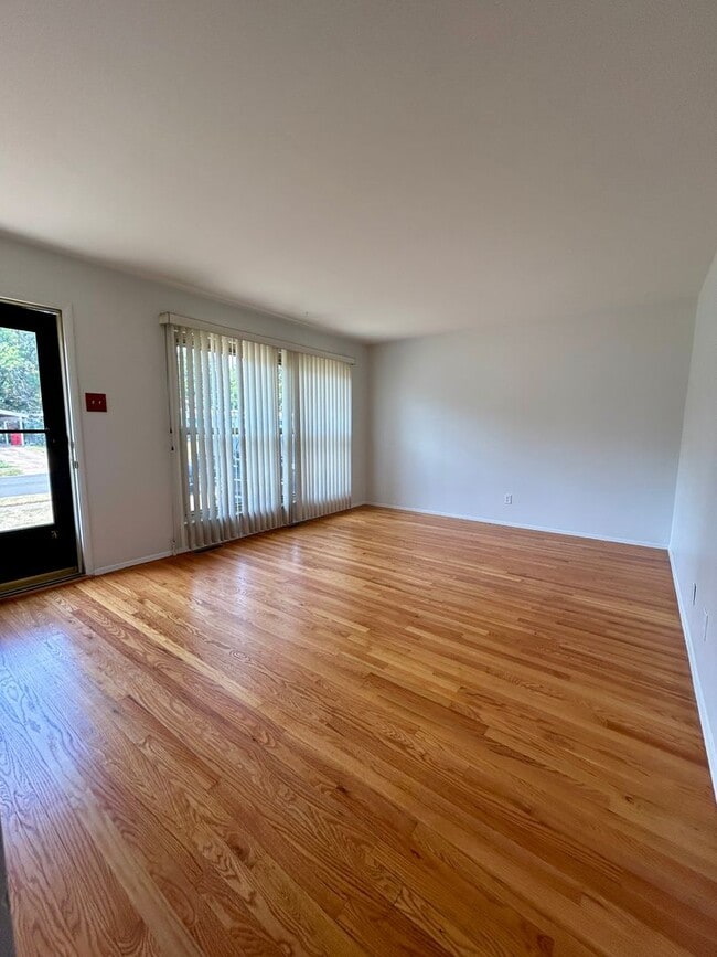 Building Photo - Charming 3 Bedroom Ranch in Florissant