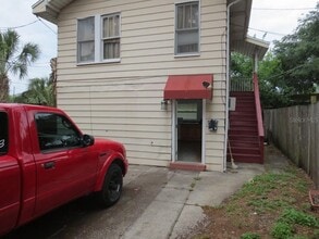 Building Photo - 6004 N Suwanee Ave