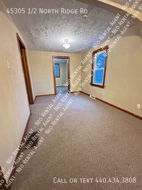 Building Photo - 45305 1/2 North Ridge Rd-