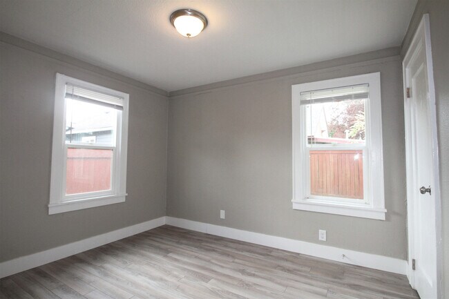 Foto del edificio - Classy 3BD/2BA House - Spacious Bedrooms, ...