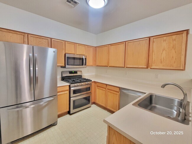 Foto del edificio - 1004 Duckhorn Ct