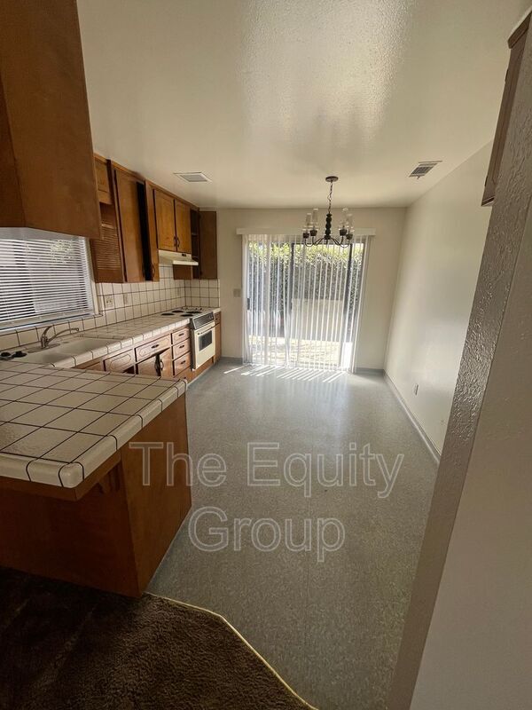 Foto del edificio - 4605 W Cypress Ave