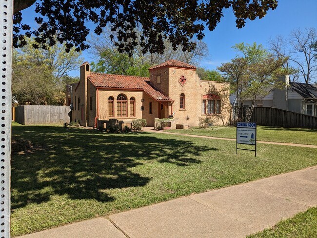 Foto del edificio - 625 W Dobbs St