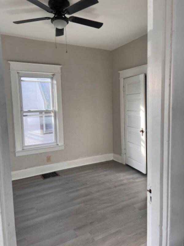Foto del edificio - 4317 Rhodes Ave