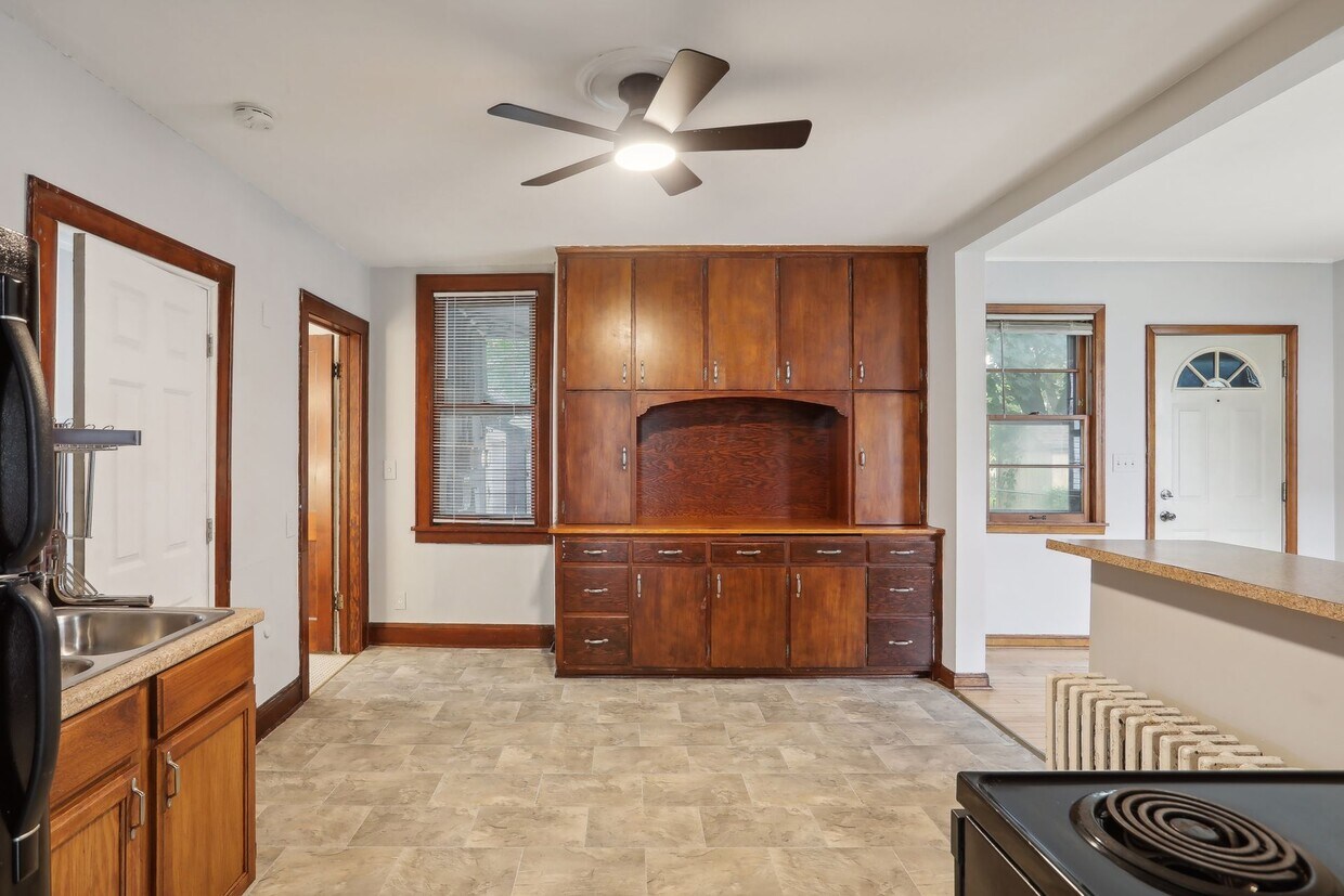 Foto principal - 1505 4th St NE