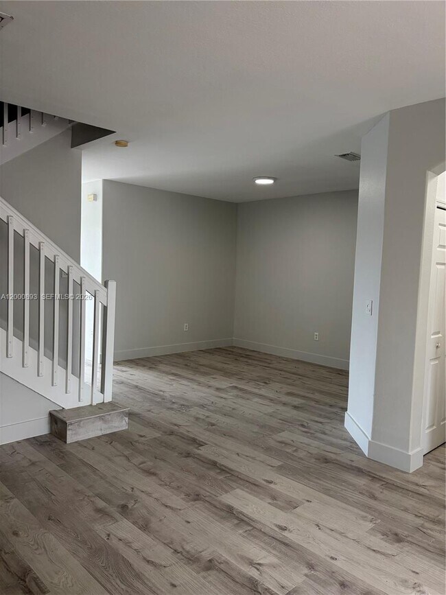 Foto del edificio - 10947 NW 79th St