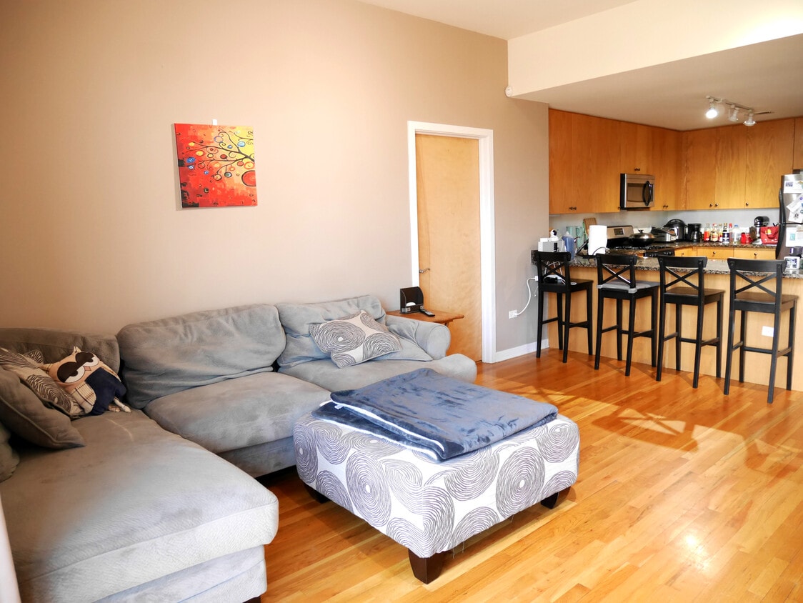 Front Room/Dinning - 1935 S Archer Ave