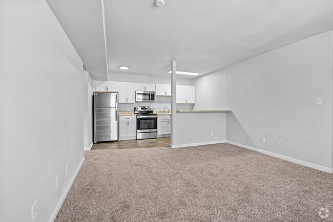 609 E Pembroke Ave, 1BR - Community Apartments