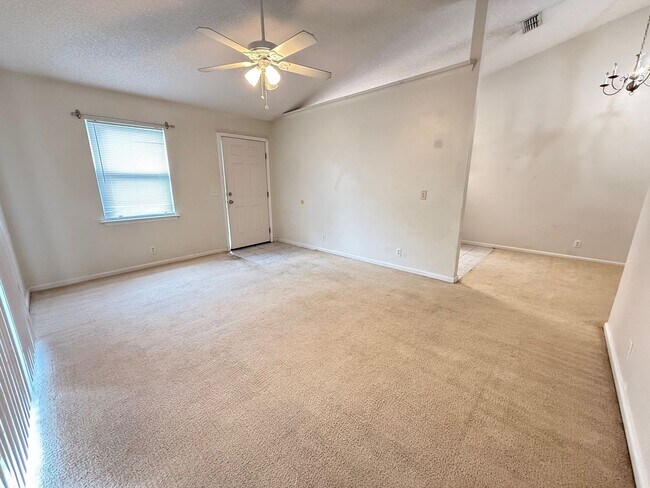 Foto del edificio - 150 Lakemont Dr