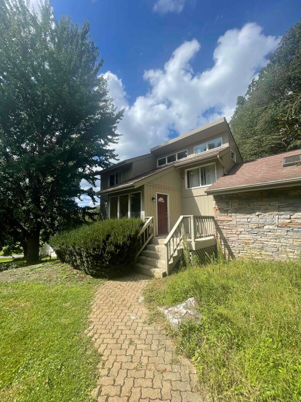 Primary Photo - 1600 Miller Rd