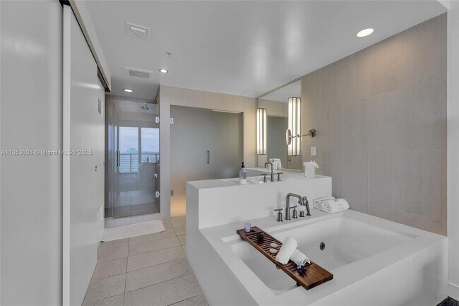 Foto del edificio - 3101 Bayshore Dr
