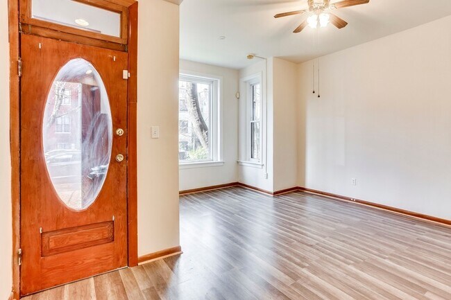 Building Photo - Charming Two Bedroom off H-Street!