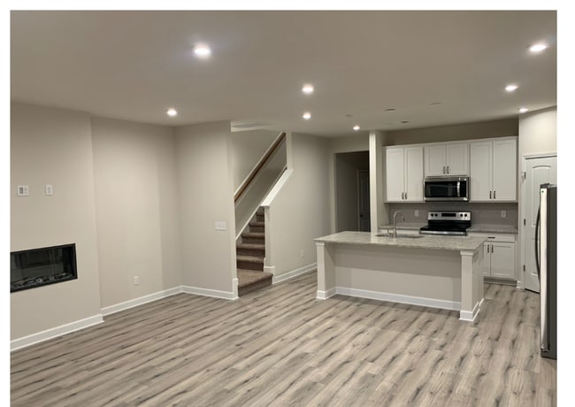 Building Photo - 114 Fister Dr