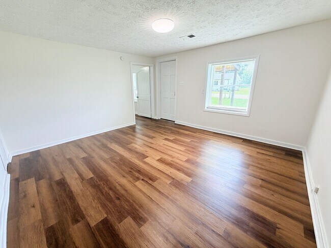 Foto del edificio - COMING SOON: 3 Bedroom/2 Bath Home located at 1020 E Seventh St. Greenfield, IN