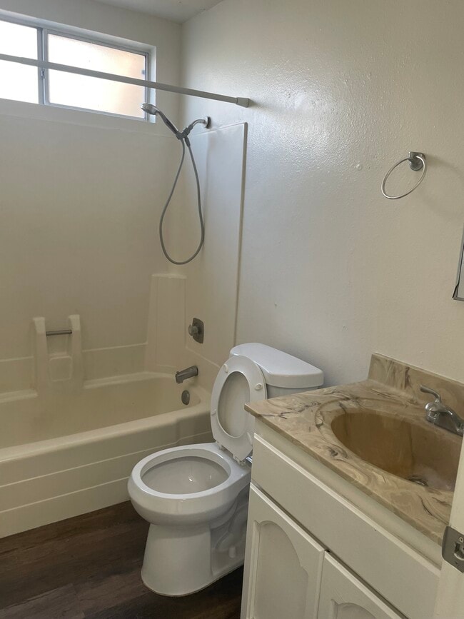 Building Photo - 4747 Utah St