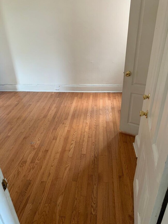 Building Photo - 257 S 44th St