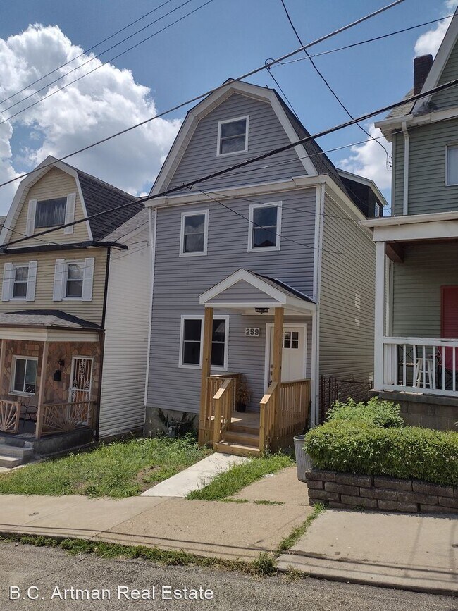Foto del edificio - 3 br, 2 bath House - 259 Dunseith Street