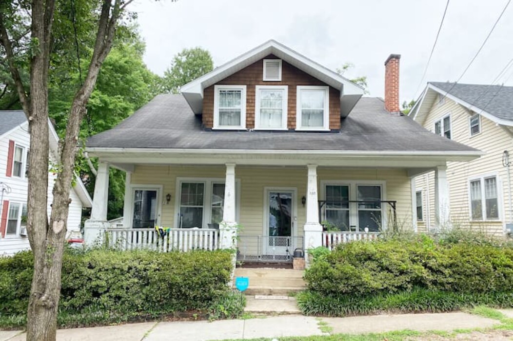 Primary Photo - 148 Montague St