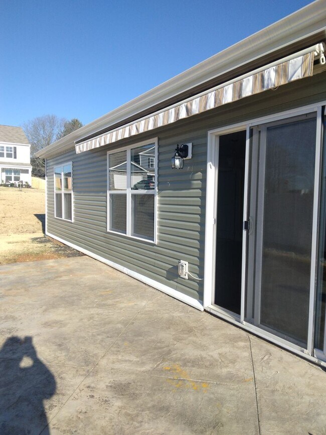 Foto del edificio - Single Family Home in Talbott, TN