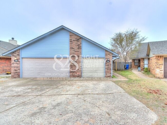 Photo - Now Touring & Available for Move in! 3 Bed/1.5 Bath Duplex in West Norman! House
