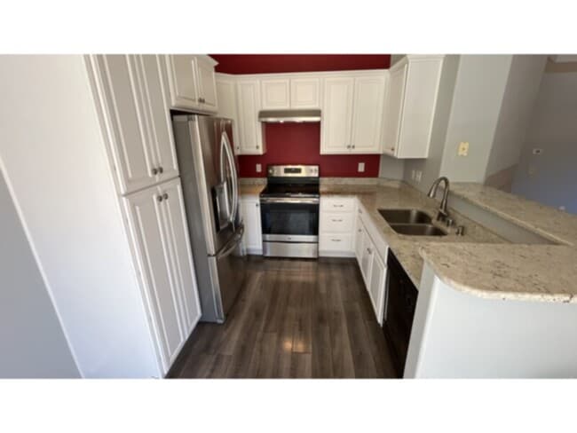 Building Photo - Stunning Condo in Cheyenne Meadows