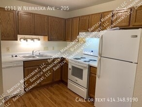 Building Photo - 6111 W Nebraska Ave