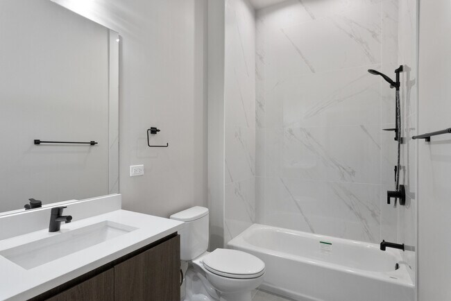 Foto del edificio - 2505 W Farragut Ave
