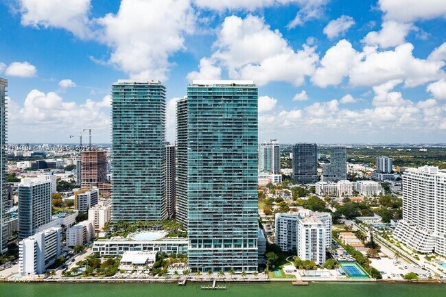 Foto del edificio - 3131 NE 7th Ave