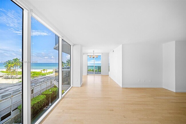 Foto del edificio - 4779 Collins Ave