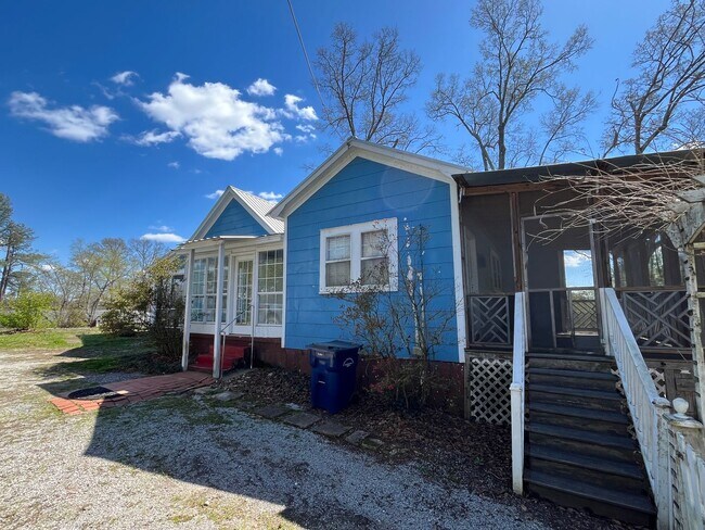 Building Photo - 1511 North Main St, Water Valley, MS