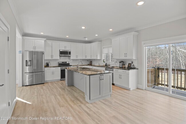 Foto del edificio - 192 Willow Dr