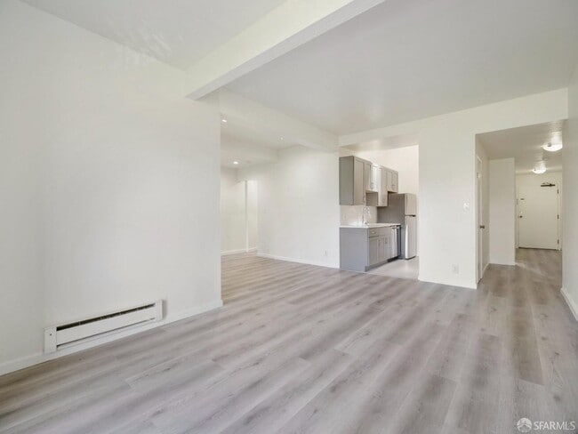 Building Photo - 407 Sanchez St