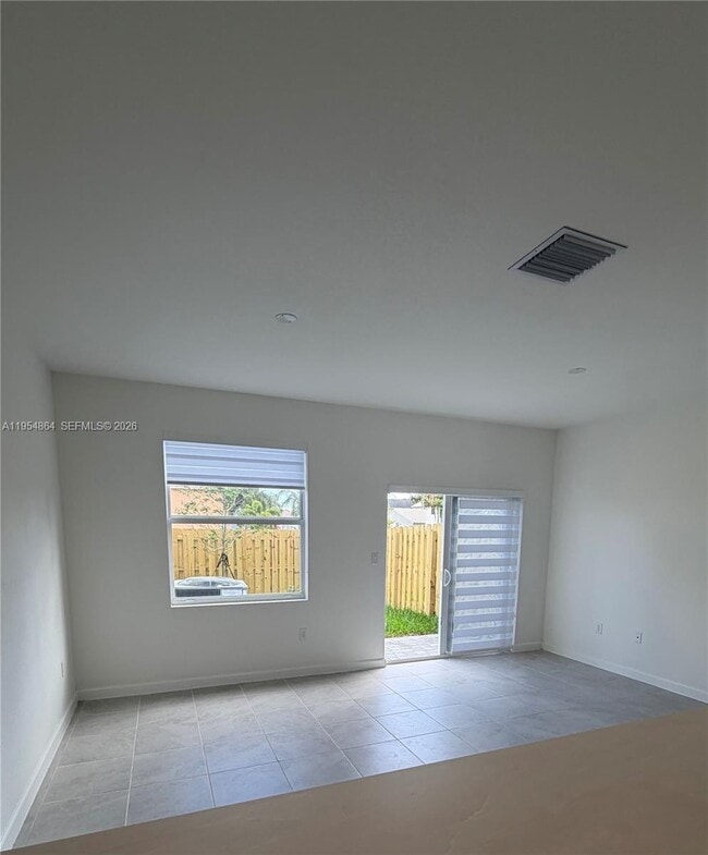 Foto del edificio - 268490 SW 121st Ave