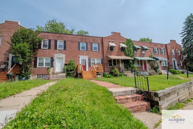 Foto del edificio - 1704 Redwood Ave