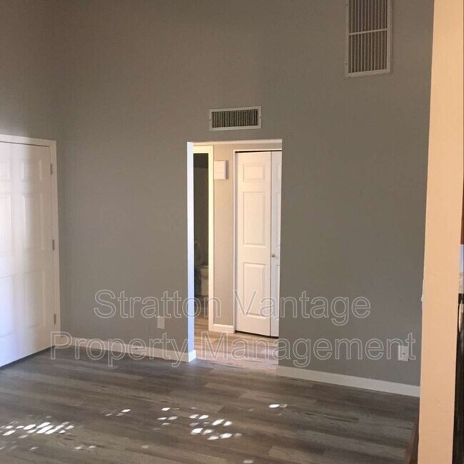 Foto del edificio - 860 N Stapley Dr