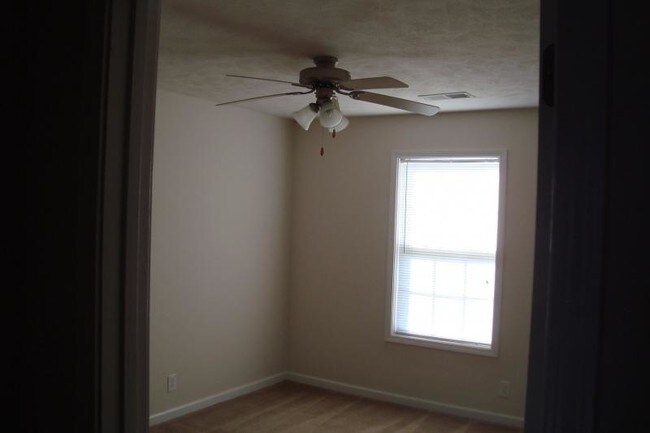 Building Photo - 1202 Ash Ridge Dr