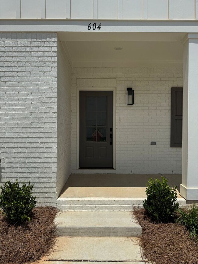 Building Photo - 604 Cottage Grove Dr