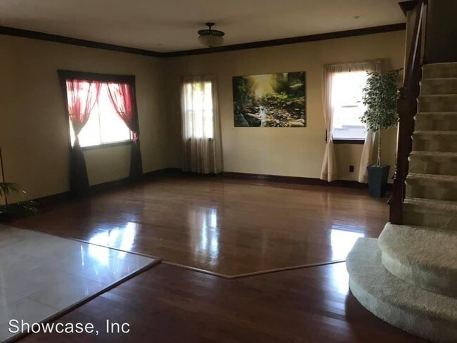 Building Photo - 5 br, 3.5 bath House - 7903 La Nita St